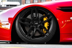 Aston Martin V8 Vantage on ADV.1 Wheels (ADV005 FLOWSPEC) 2020 года 